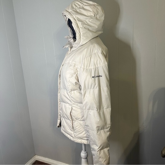 Women's Cream Hooded Puffer Jacket - Picture 2 of 6